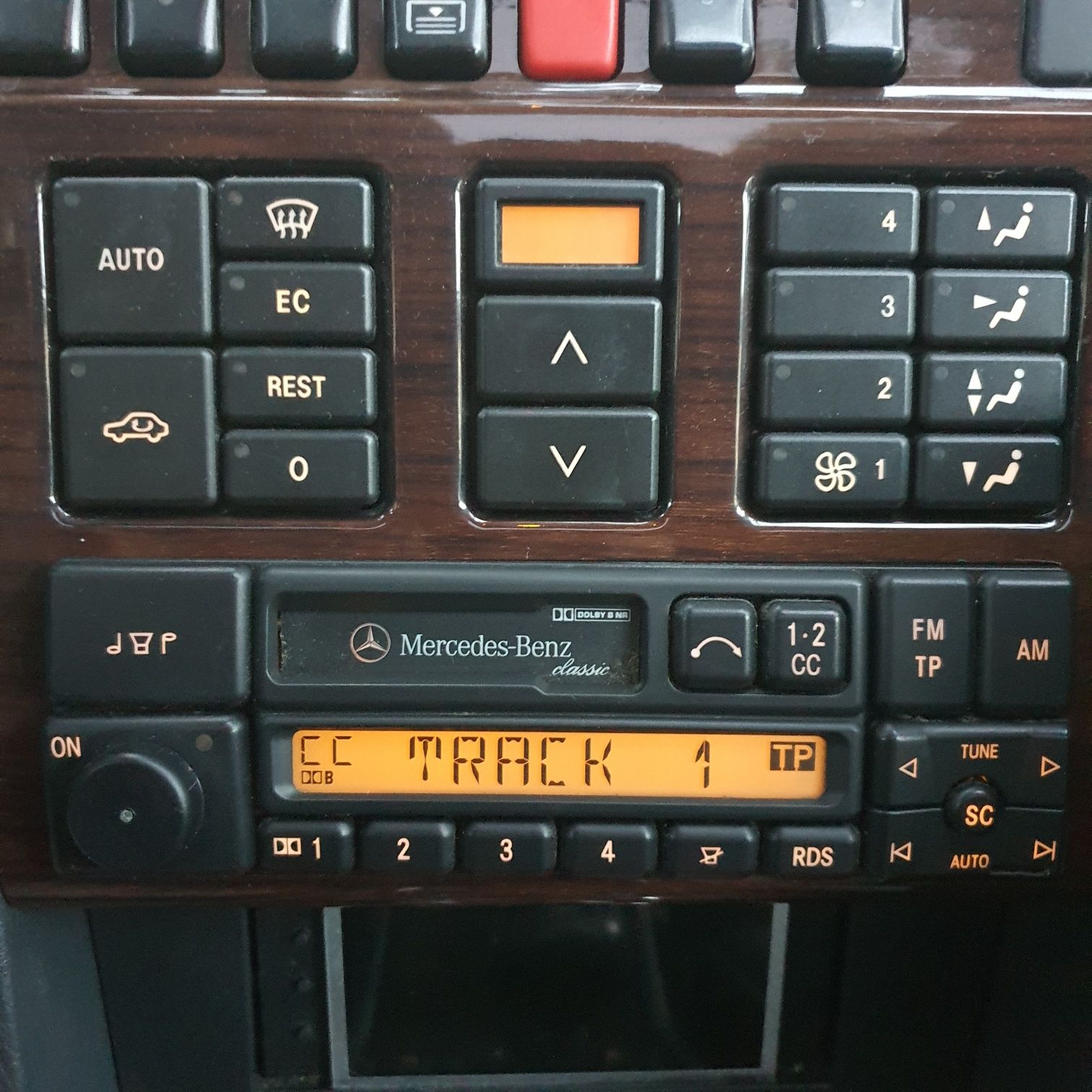 Radio Becker Mercedes w124 w201 w201 w210 w126  R129 SL SEC sel