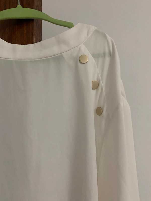 Blusa branca de manga comprida