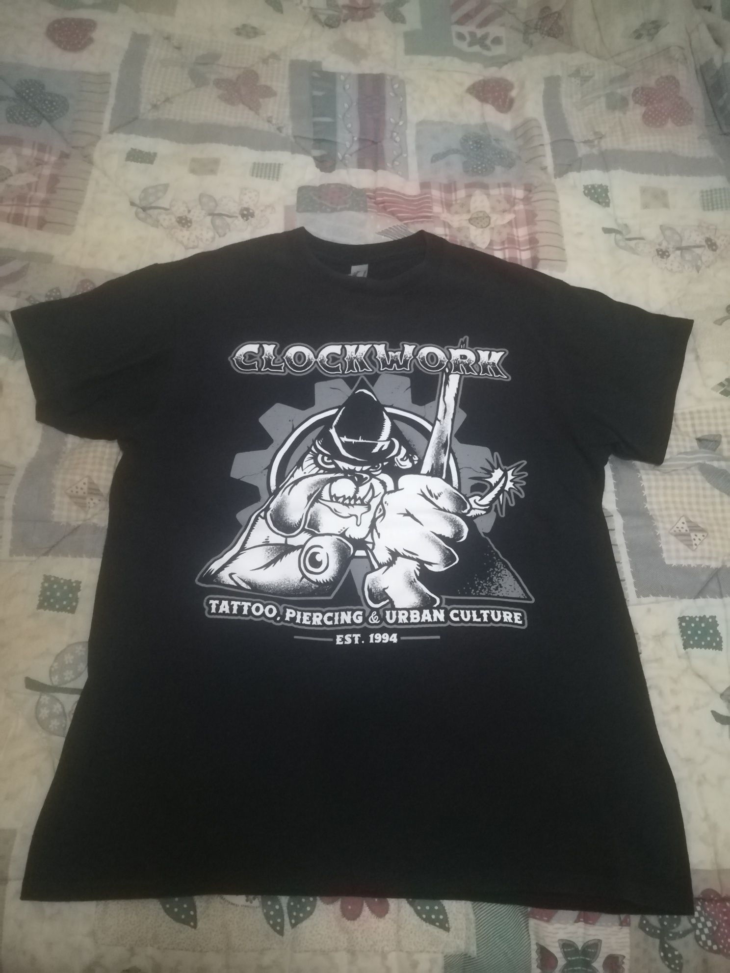 Clockwork t shirt M