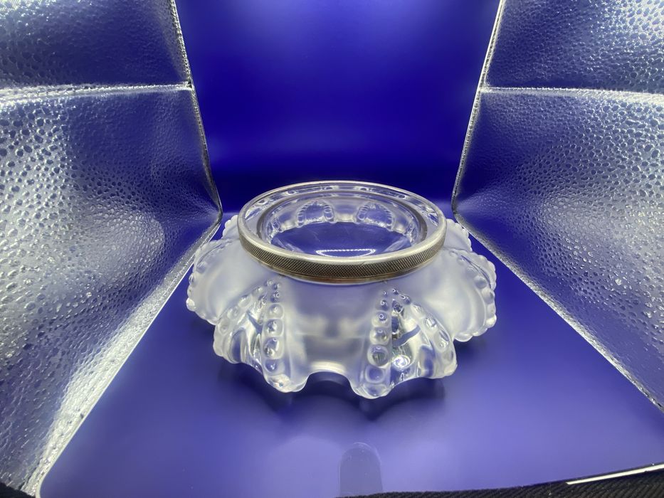 Tigela polvo em cristal Lalique com aro em prata