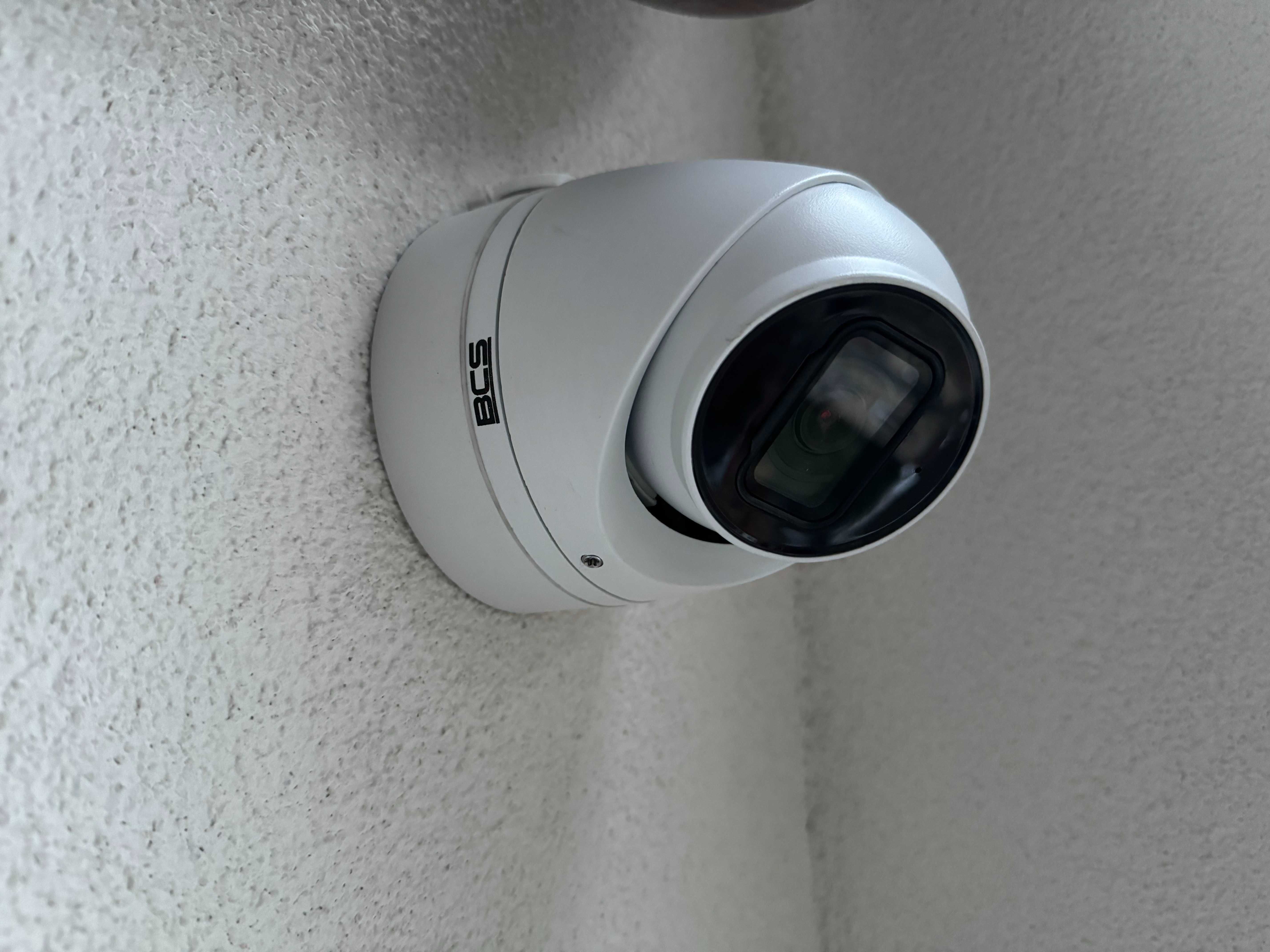 Montaż monitoringu do domu i biura. Instalacja kamer, wideodomofonów
