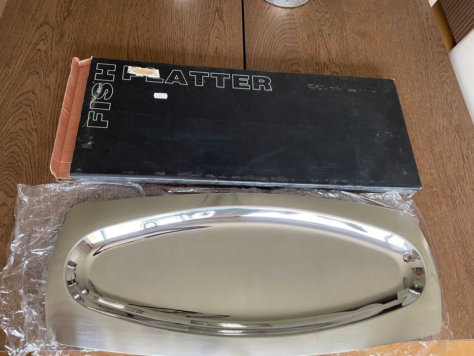 Travessa em inox de peixe - Novo