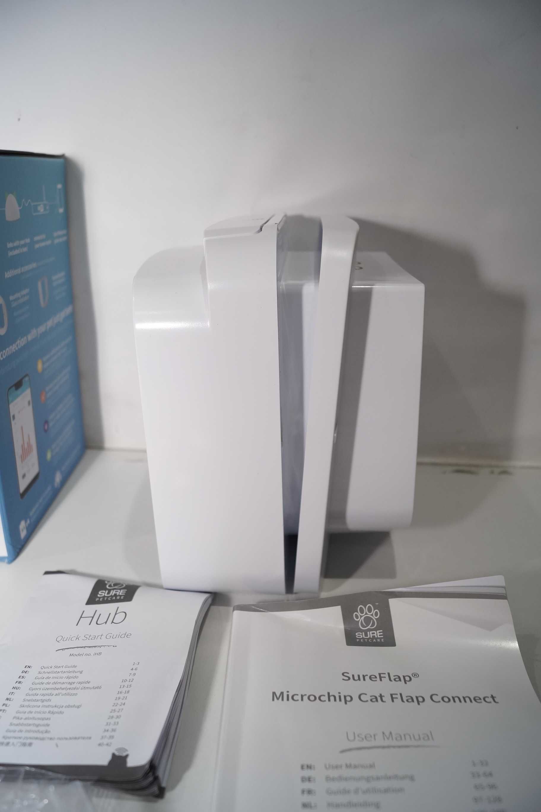 Zestaw drzwiczki wahadłowe dla kota SureFlap Connect z hubem białe