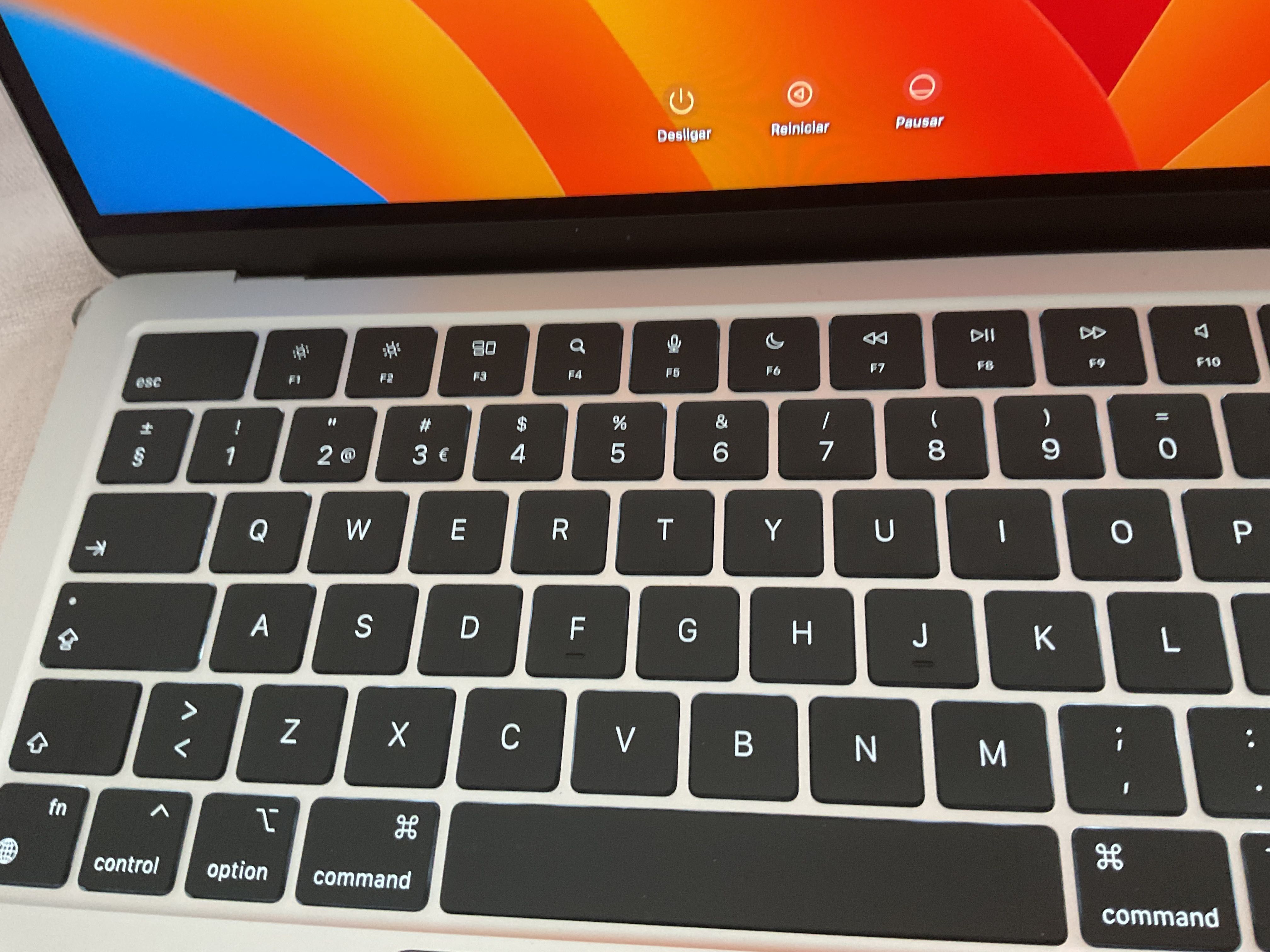 Mac air M2 de 2023 com apenas 8 ciclos de bateria