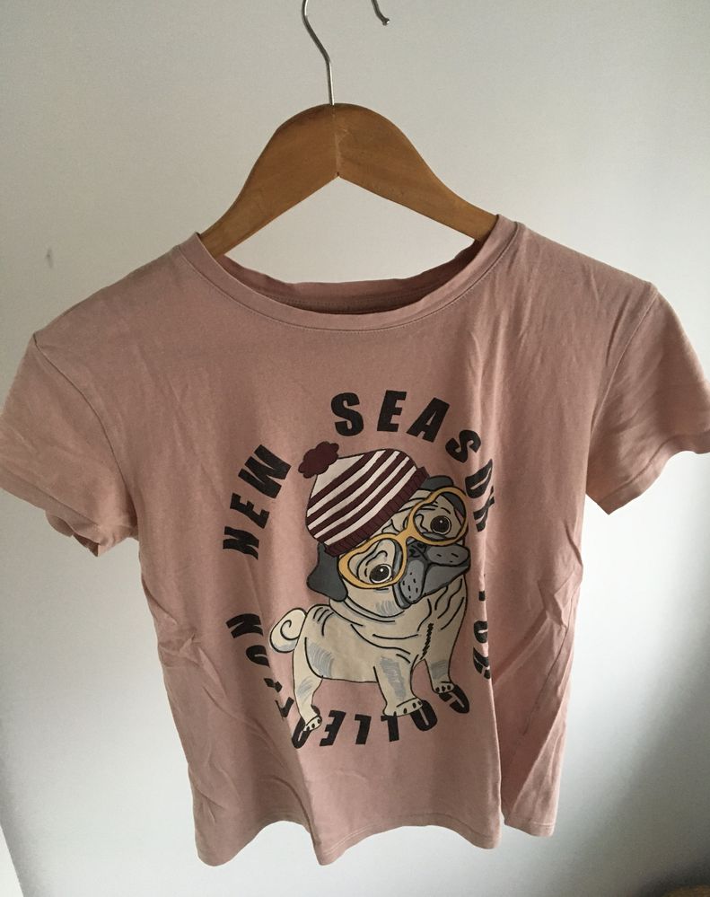 T-shirt da bershka com um cão