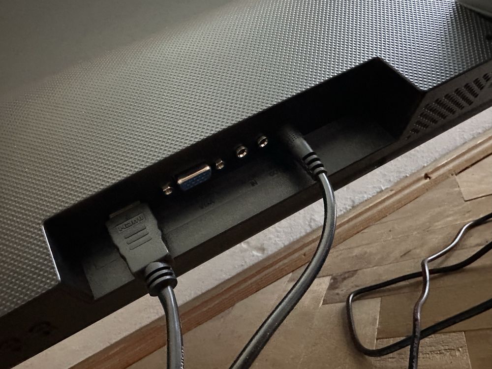 Monitor bezramkowy aopen 32' fullHD 75HZ z glosnikami wbudowanymi