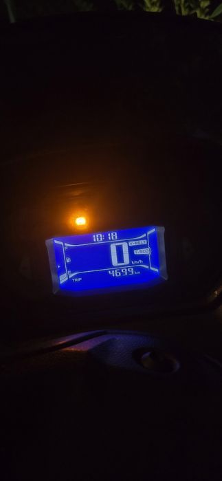 Nmax preta (como nova )