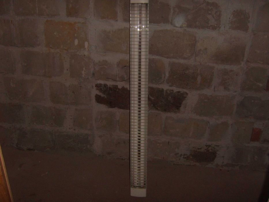Lampa z 2 swietlówkami LED metalowa
