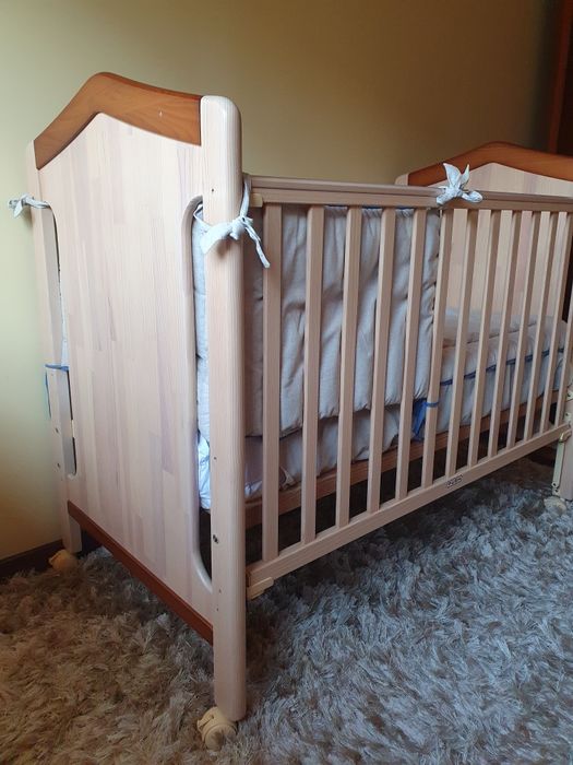 Berço para bebé em madeira
