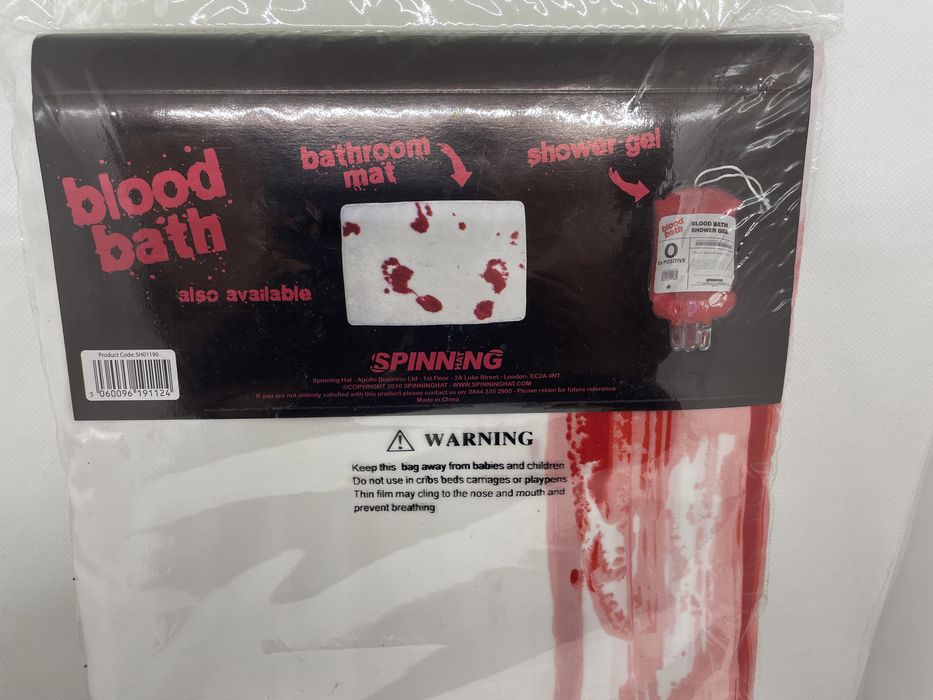 Krwawa zasłona prysznicowa Halloween. blood bath