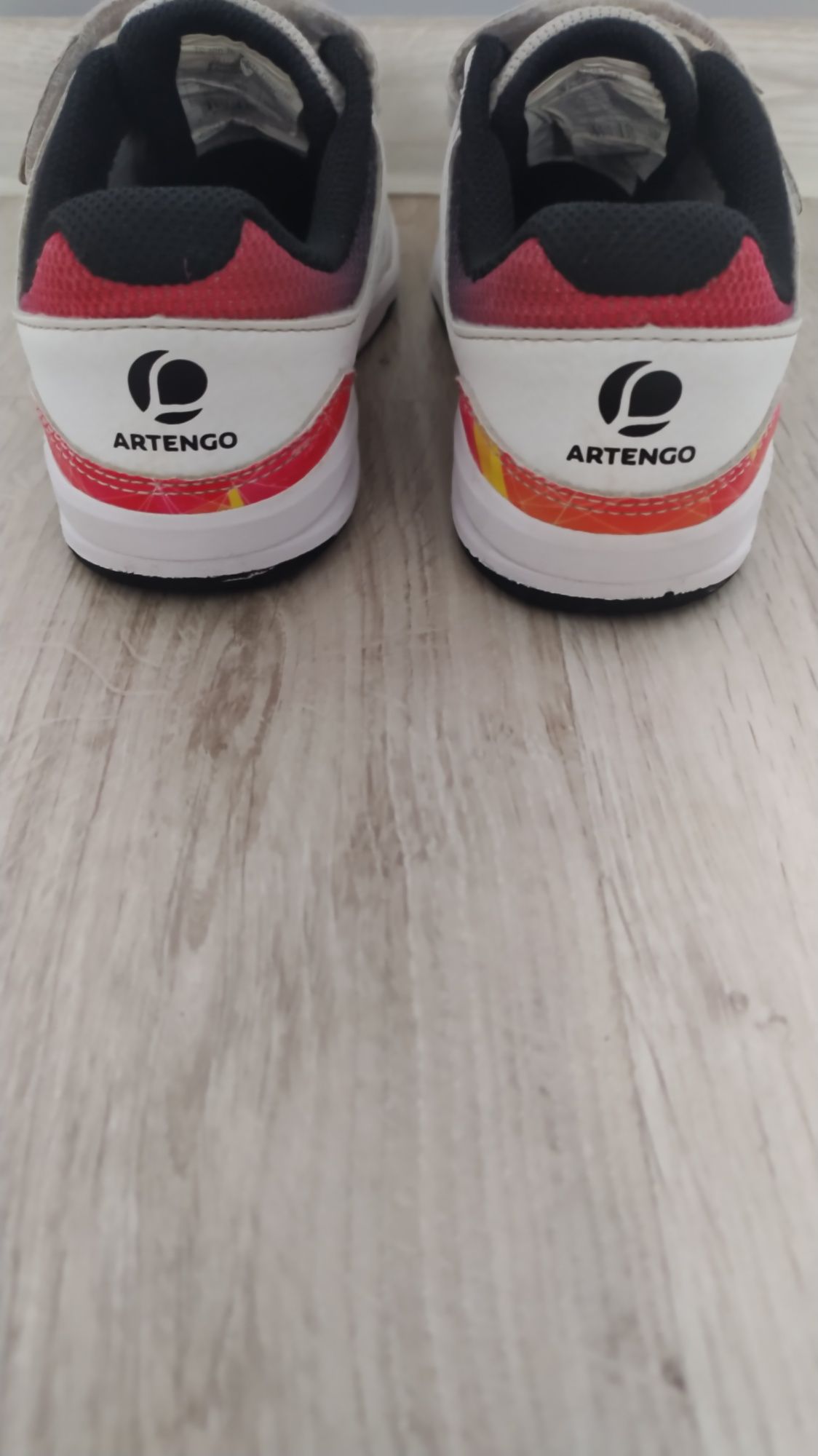 Buty Artengo tenis, badminton r.33 + gratis