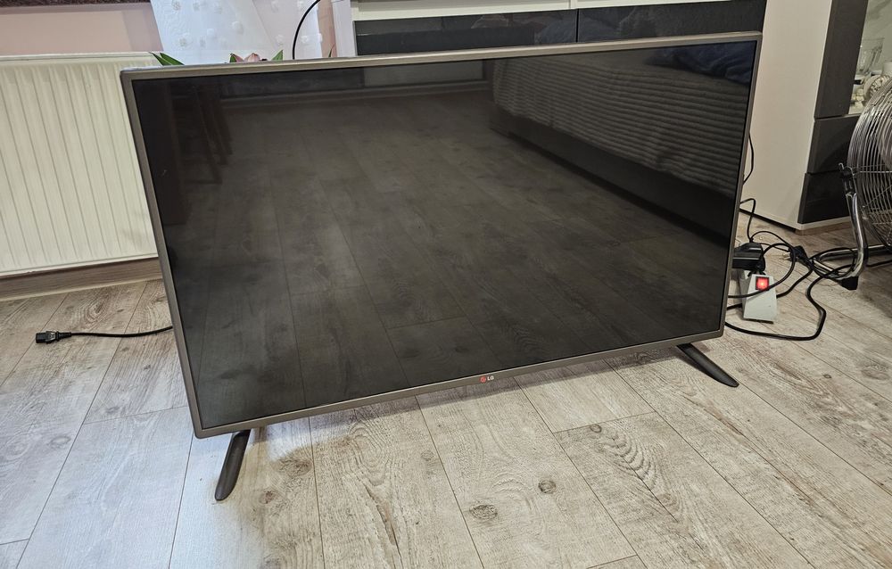Telewizor LG 42 cale LED uszkodzone podświetlenie.