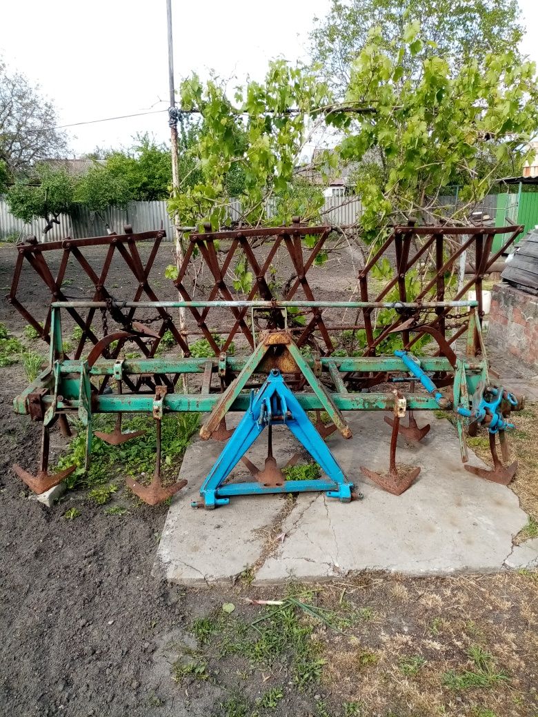 Сельхозтехніка трактора
