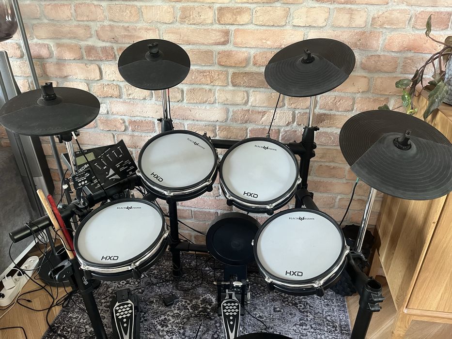 Sprzedam perkusje elektryczną black hawk llla w stanie bardzo dobrym