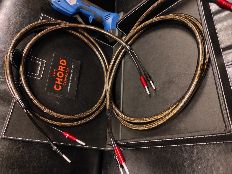 Chord Epic X  konfekcja banan Ohmic Splitery kable głośnikowe przewody