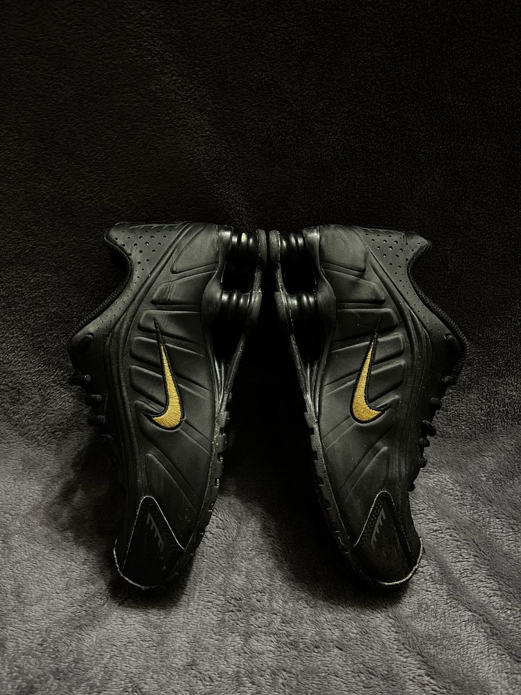 Кросівки nike shox r4