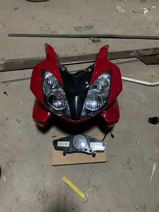 Хонда VFR800 куб 2008 рік фари