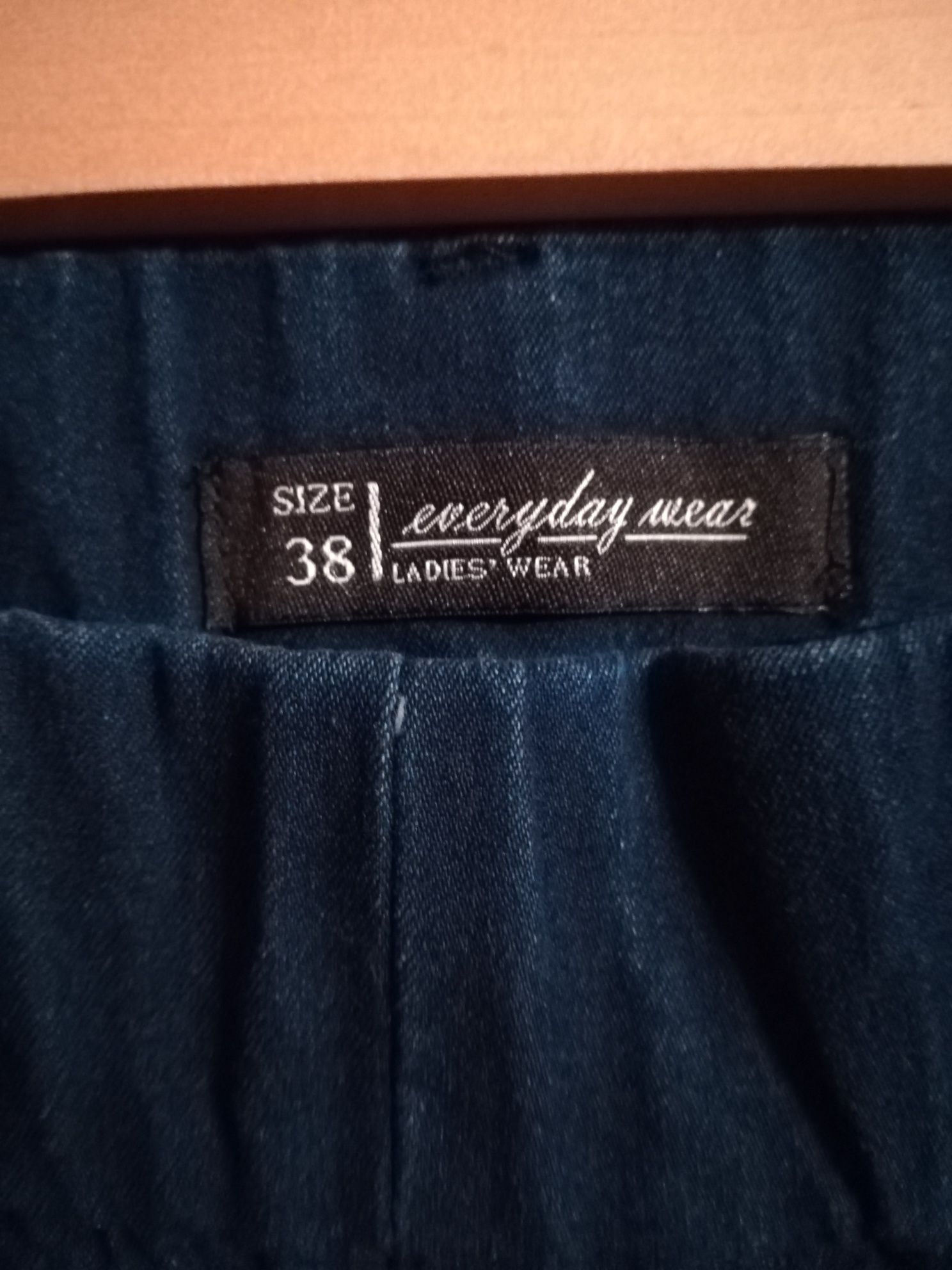 Spodnie damskie 38/S evryday wear ciemnoniebieskie jeans