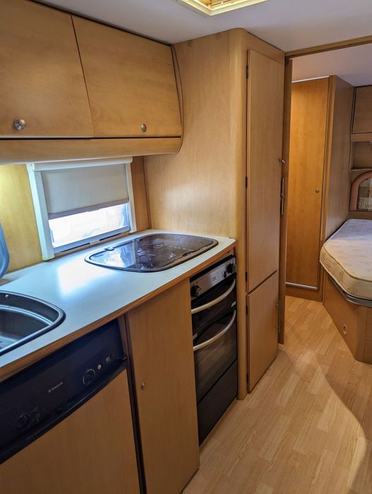 Caravana,de luxo ,quarto separado,levo ao local