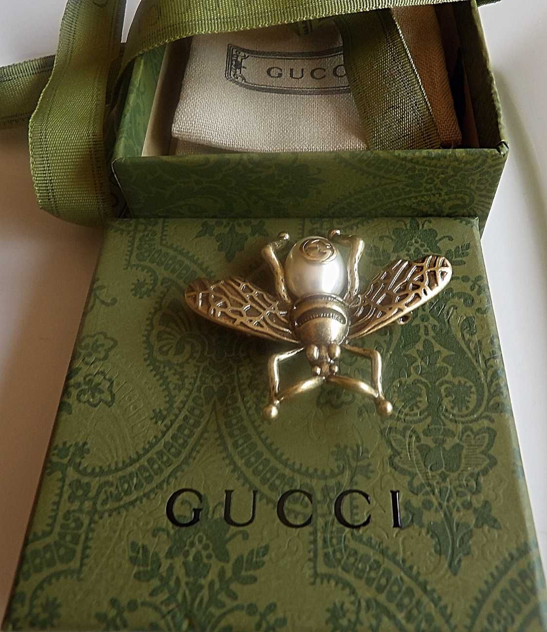 Gucci mosiężna broszka pszczoła