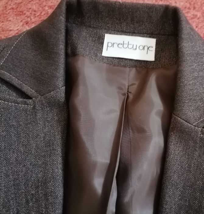 Piękny Garnitur Pretty One rozm.42 - nowy, szaro-brązowy