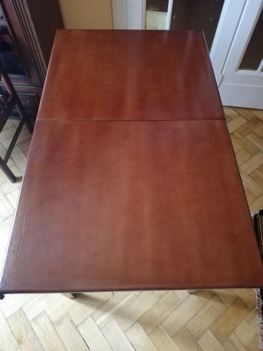 Дерев'яний стіл розкладний