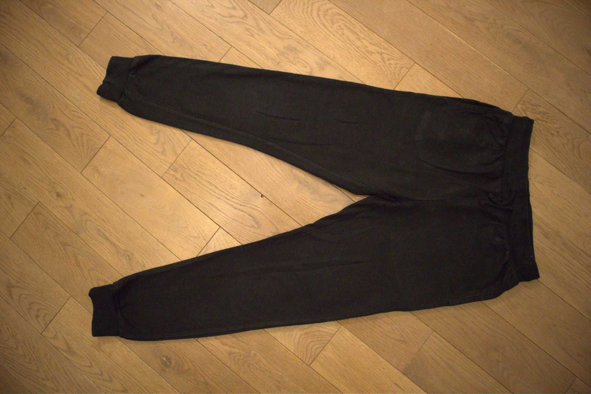 Spodnie chłopięce  dresowe 2 pary 11-12 lat 152