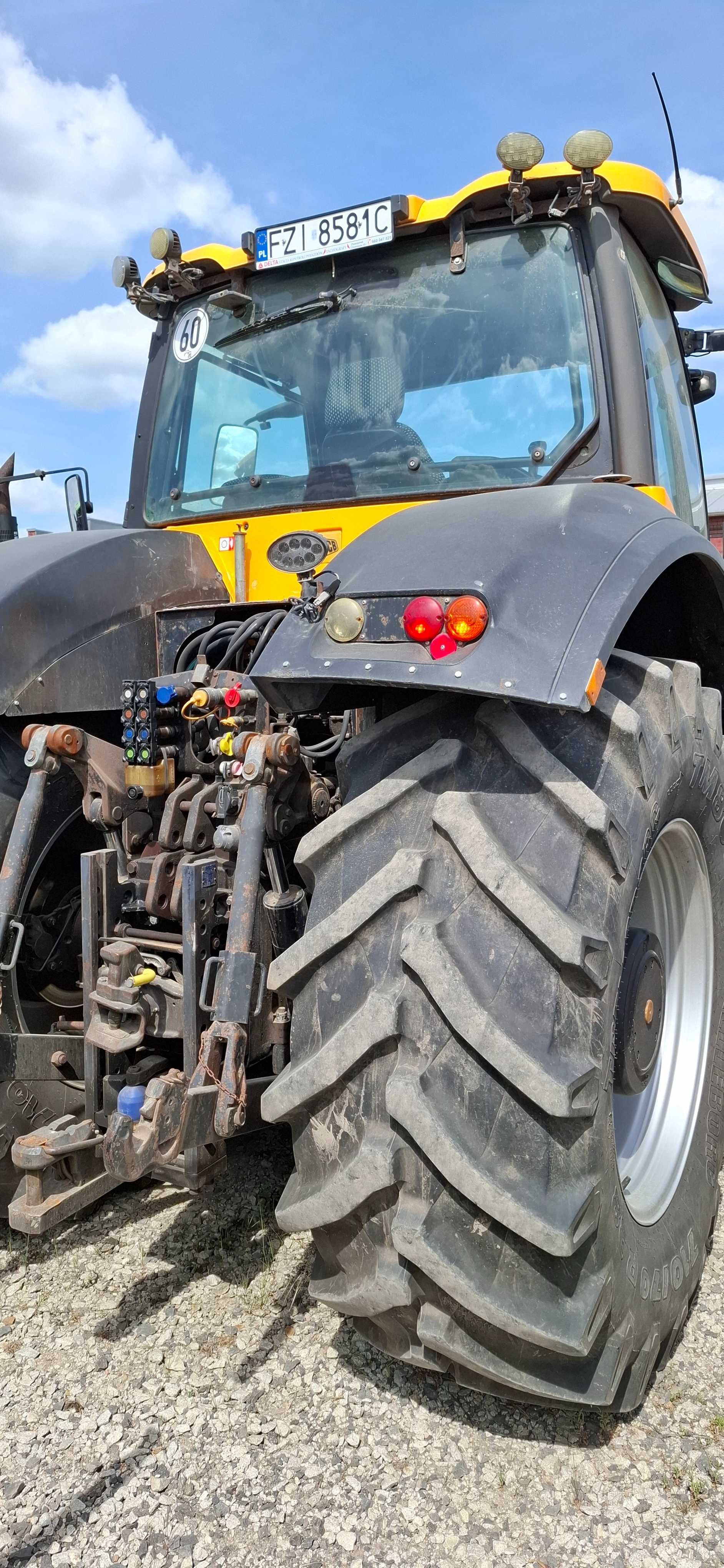 JCB Fastrac 8250 V-TRONIC