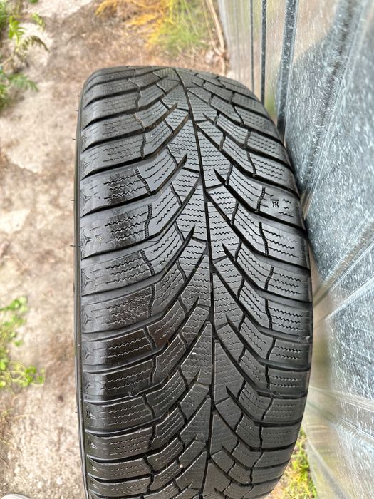 Opony zimowe Kumho Wintercraft WP52, 215/55/17 jak nowe