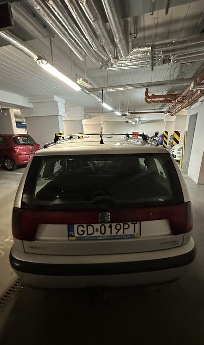 Seat Cordoba Vario 1.9 SDI. Z hakiem i przesuwanym relingiem. 2001.