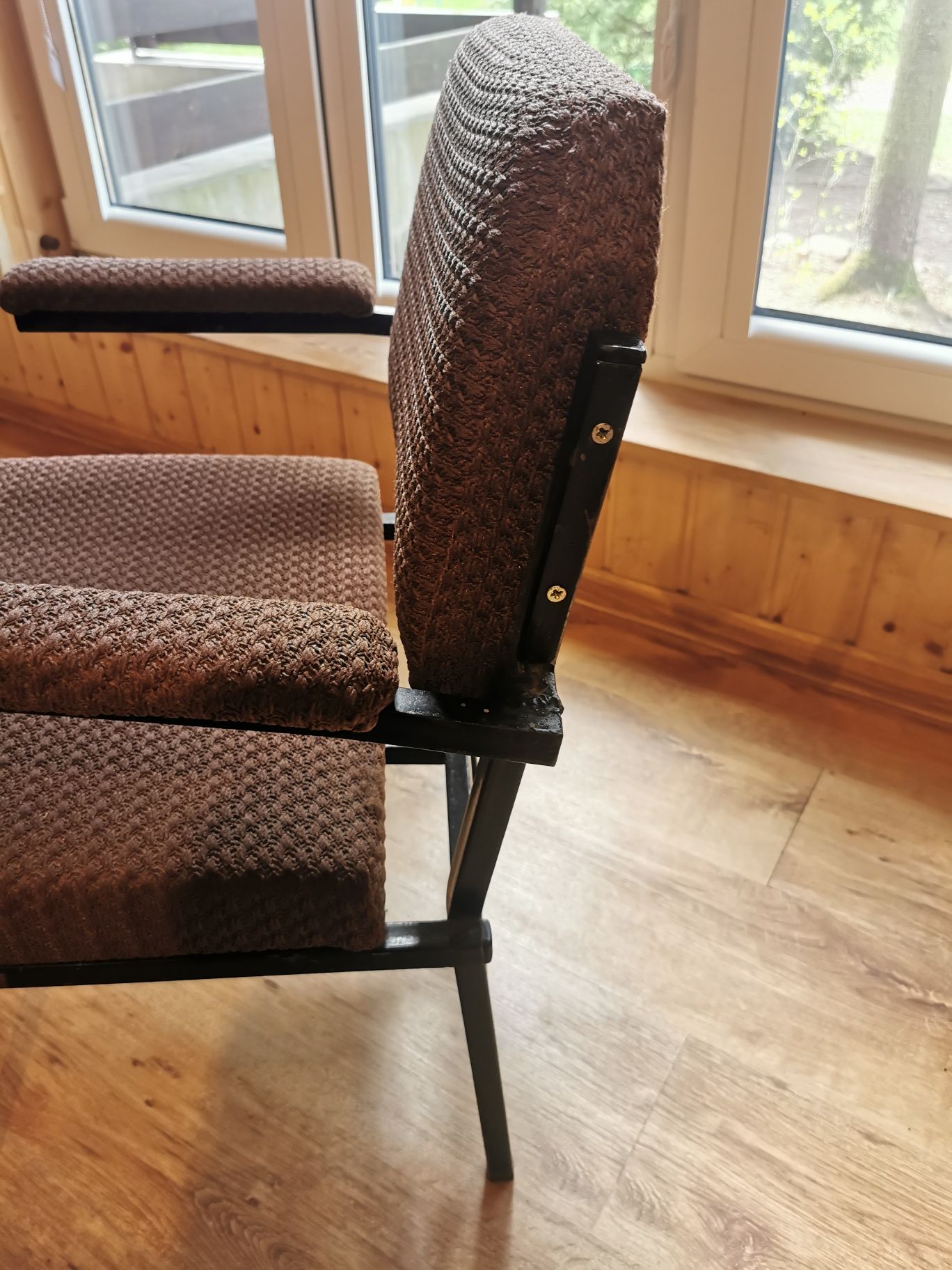 Fotel metalowo tapicerowany