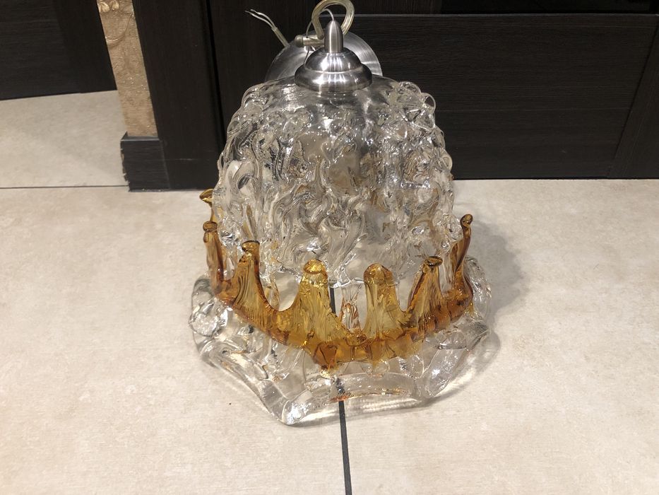 Люстра на одну лампу