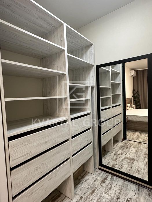 Продаж квартири з новим ремонтом, яка розташована серед 2-х парків.Газ