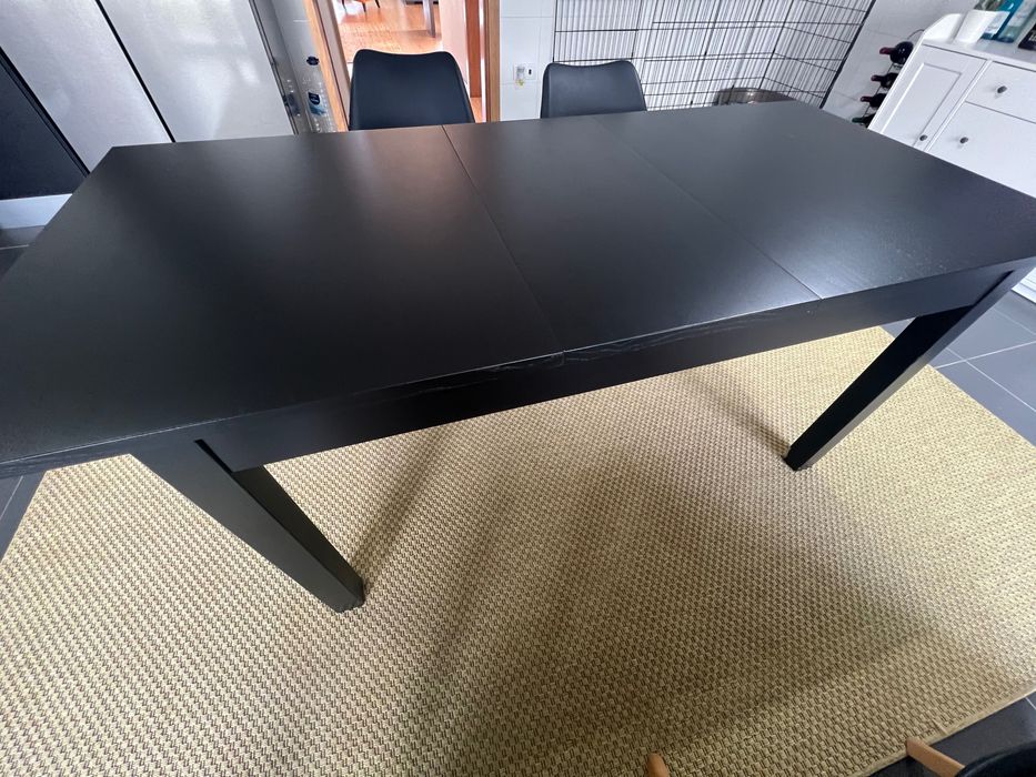 Mesa Ikea Bjursta extensível 140-220 cm