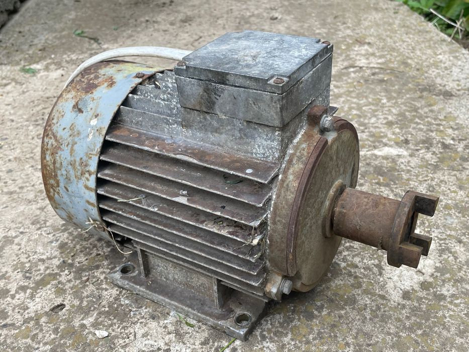 Электродвигатель 0.75 кВт | 380V | 3-фазный –  (955/1455 об/мин)