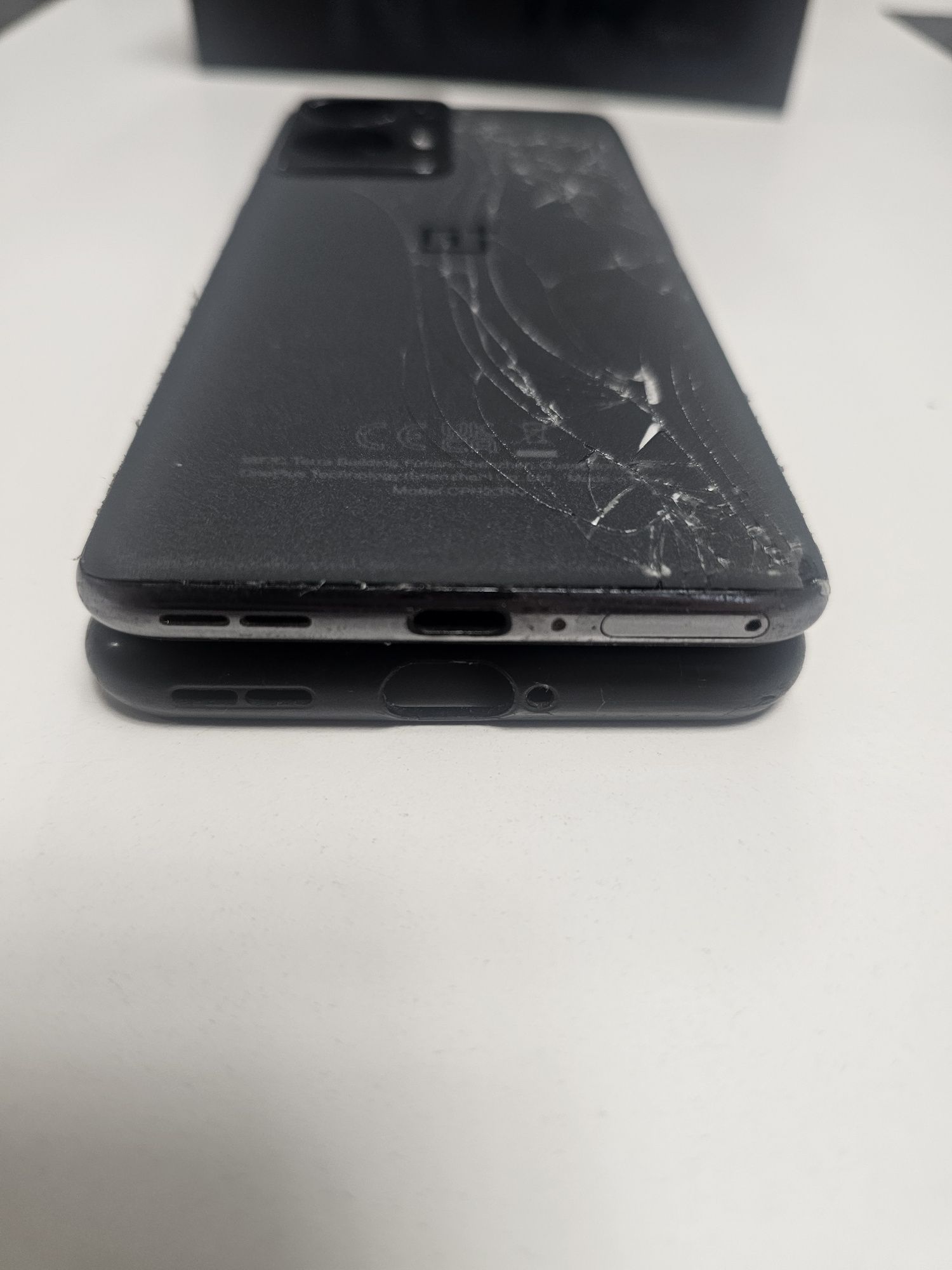Telefon Oneplus Nord 2T 5G 12 / 256