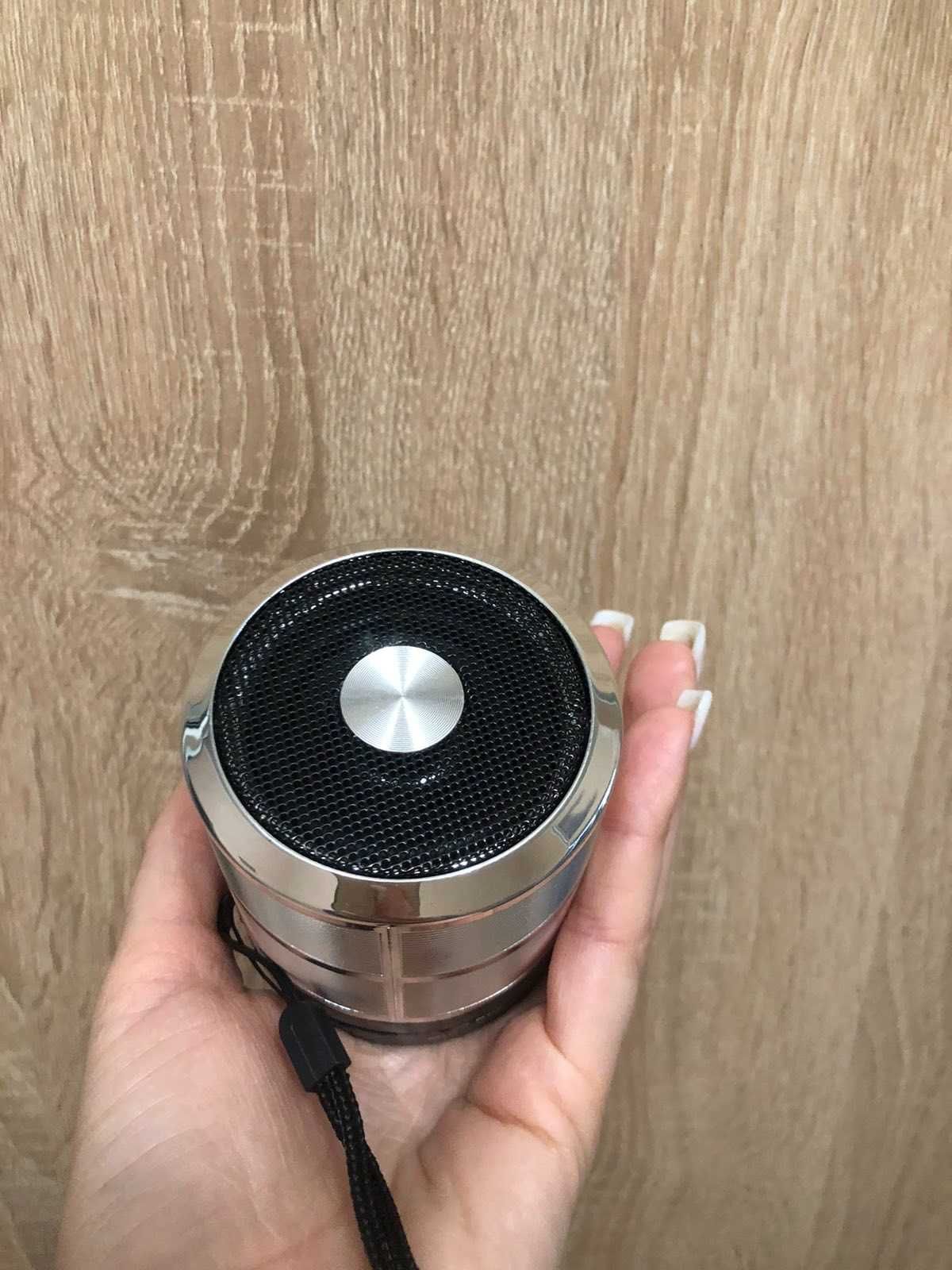 Портативна колонка Bluetooth Нова