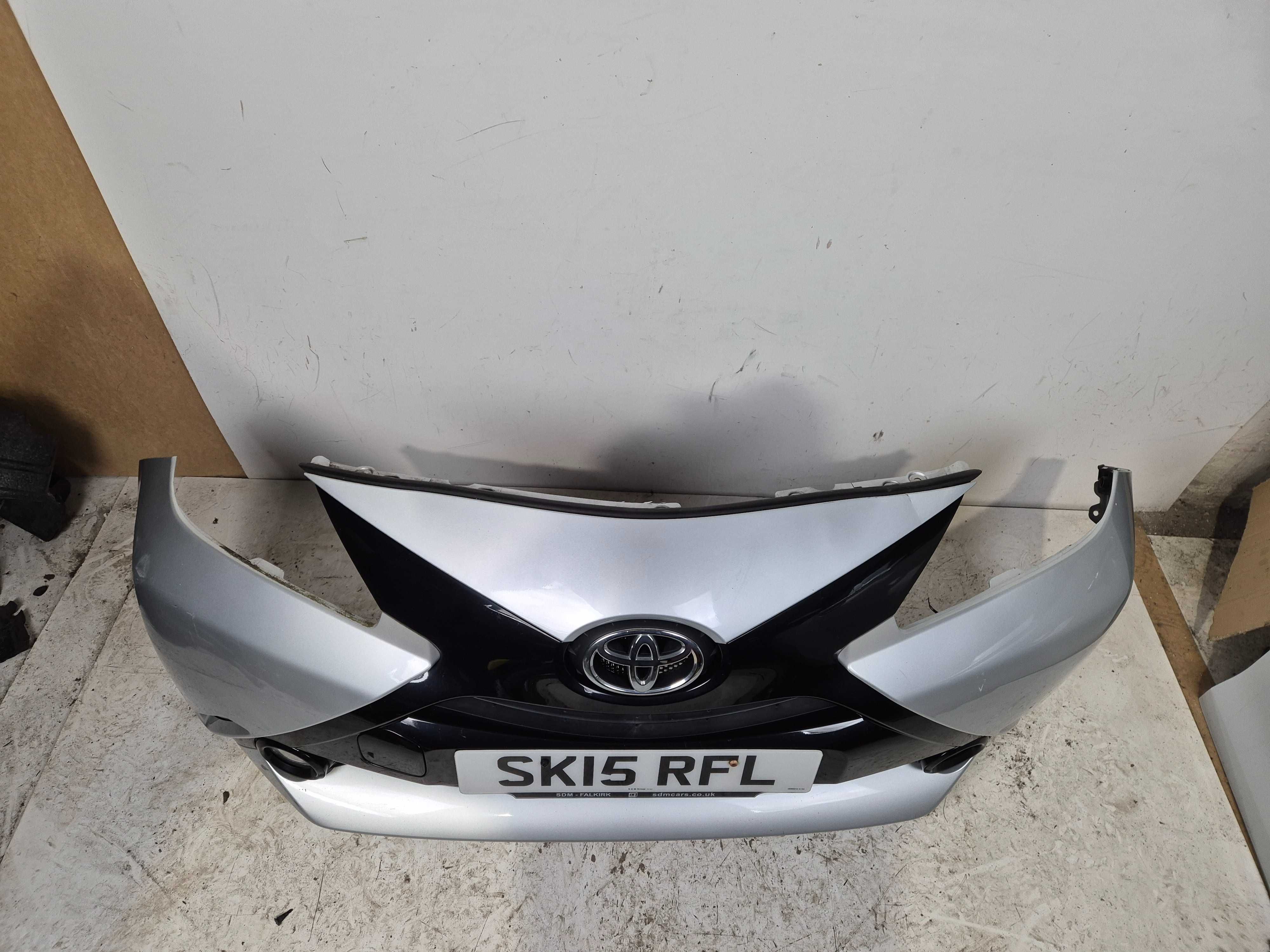 Toyota Aygo II led zderzak przedni przód.