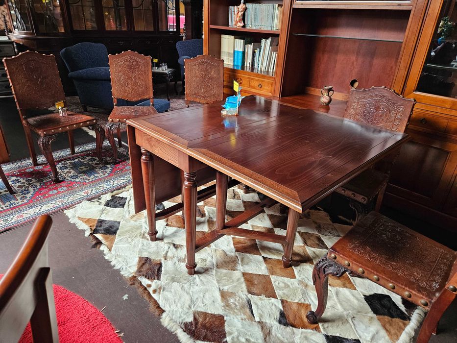 Mesa em madeira maciça estilo Holandês - Muito bom estado geral