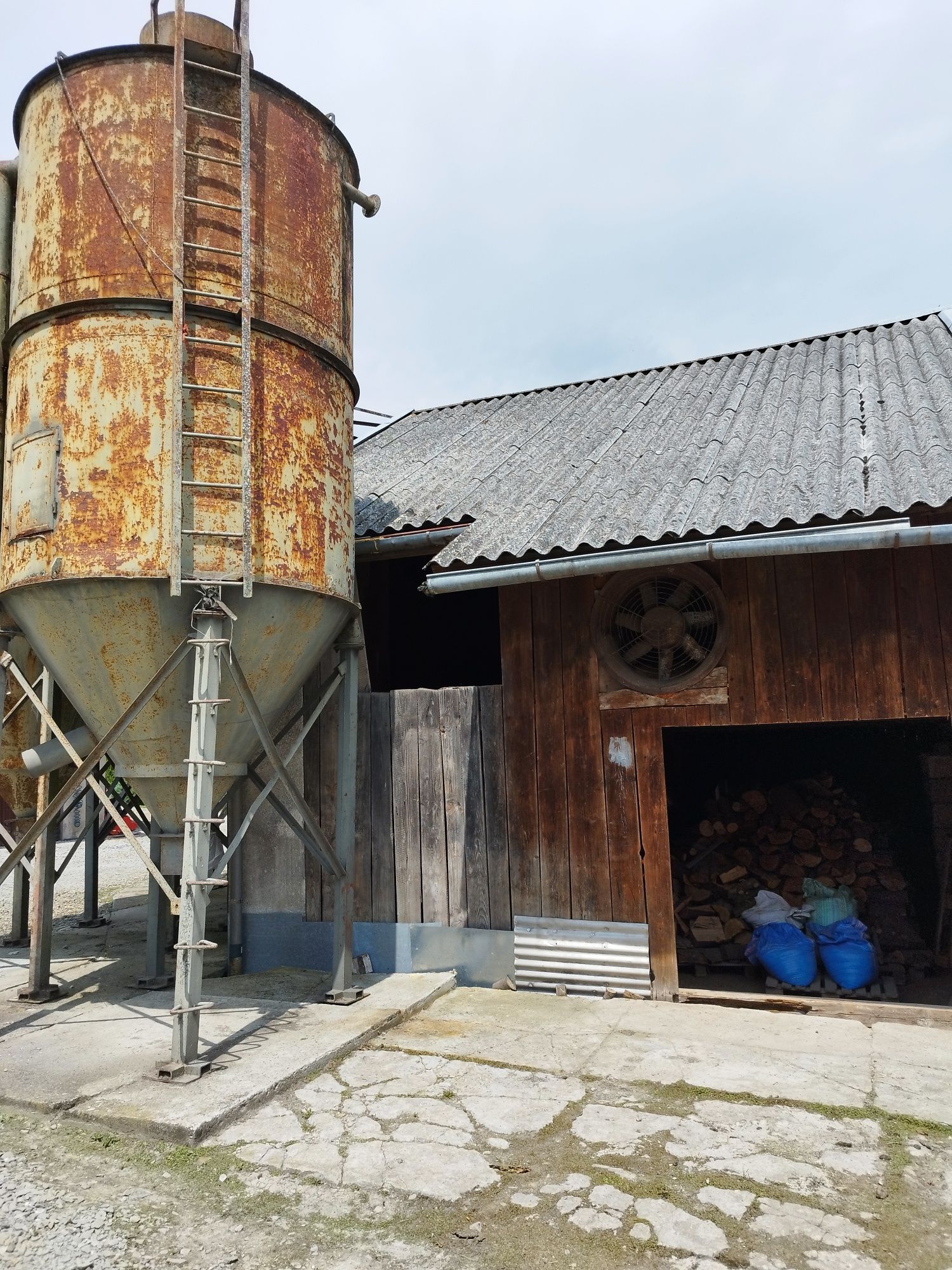 Silos 12t na cement... z funkcją suszenia