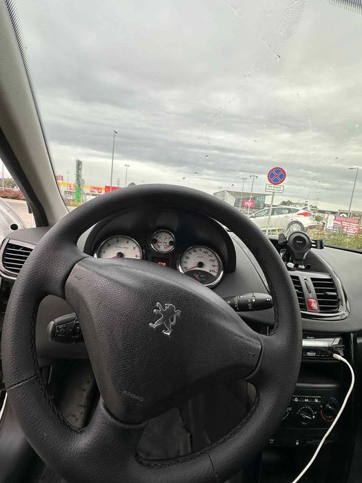 Peugeot 1.6T  2009 rok