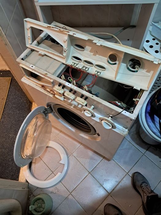 Naprawa sprzetu  AGD.  pralki lodówki zmywarki piekarniki