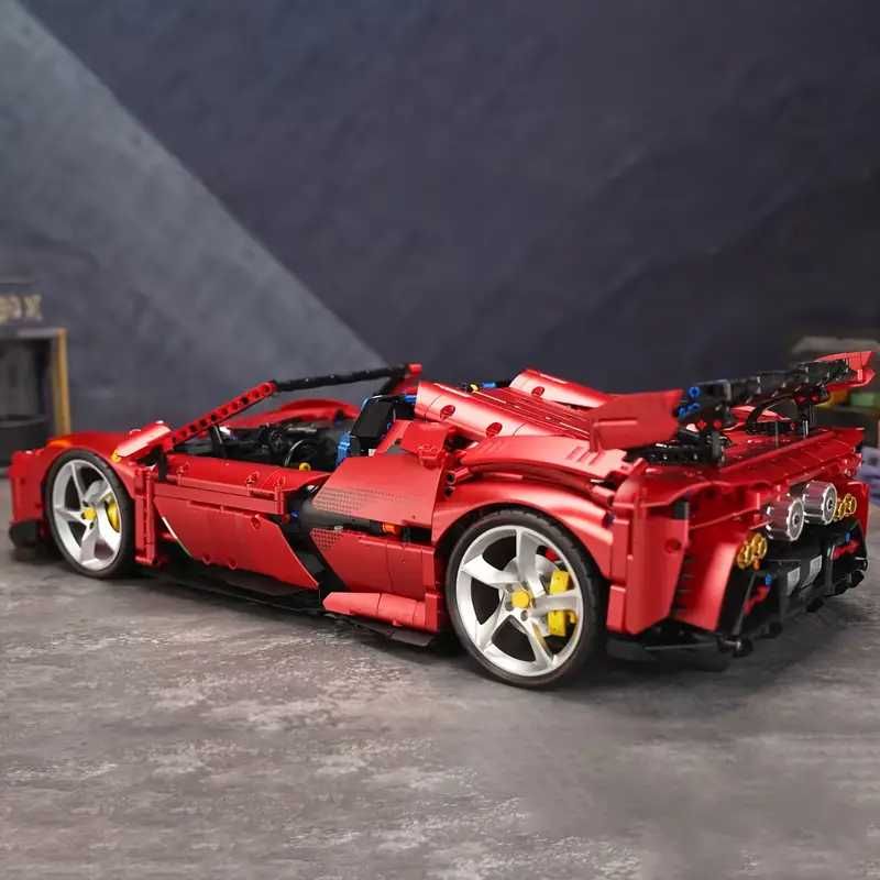 Конструктор Technic Ferrari. Масштаб 1:8. 3982 деталей.