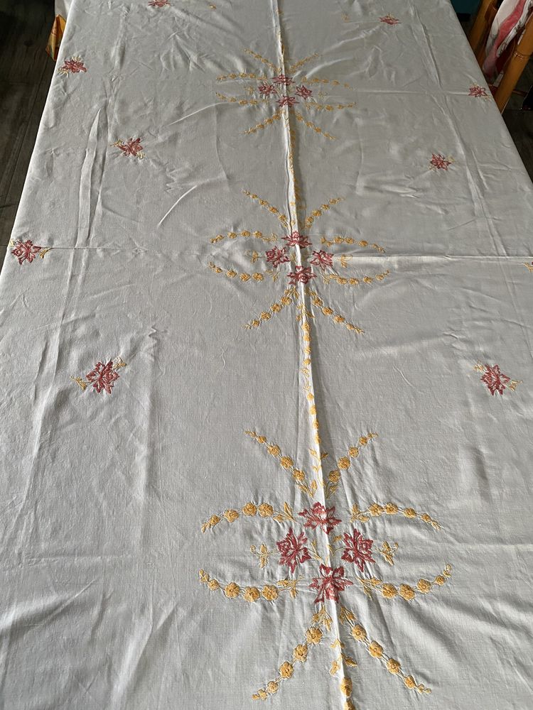 Toalha de mesa bordado manual 150 × 205