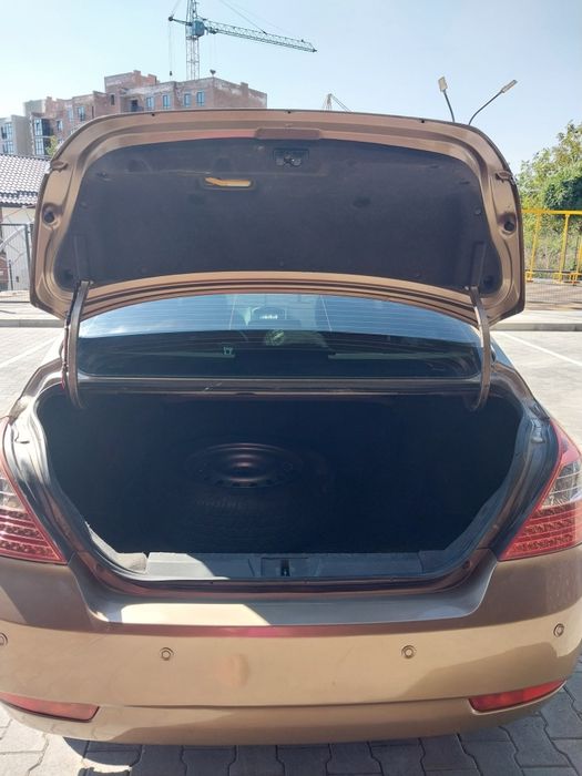 Автомобіль Geely Emgrand 7ec