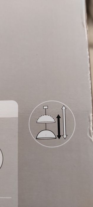 2 lampy wiszące LAKIDA białe 
Wykonana jest z metalu w kolor