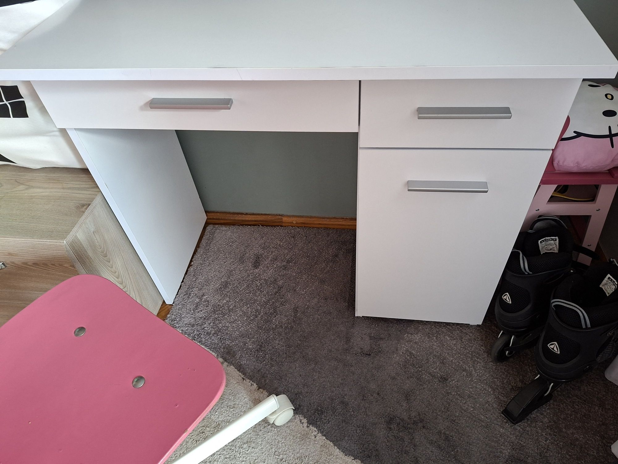 Biurko z krzesełkiem Ikea