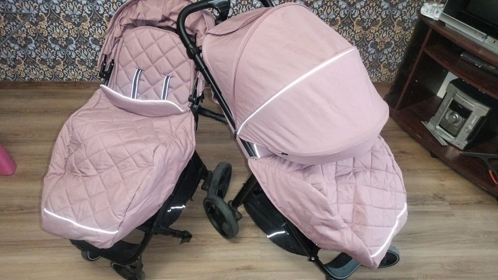 Коляска для двійні