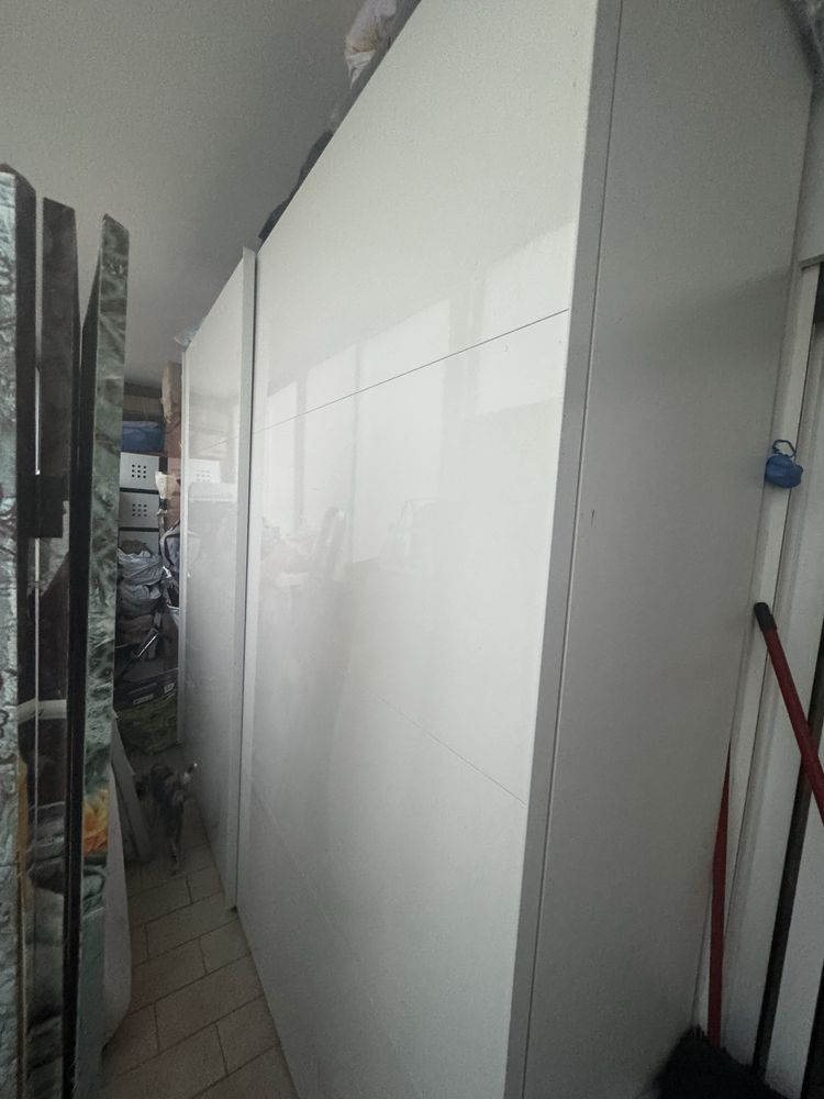 2 Roupeiros semi novos  e sofa em pele