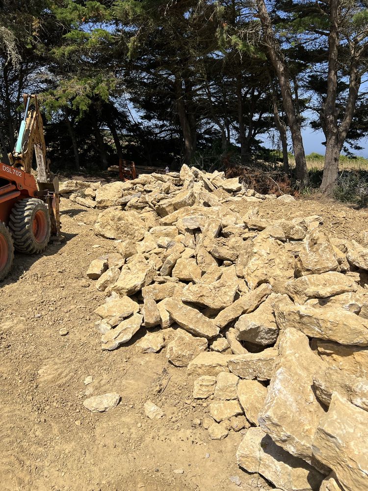 Pedra para muros e chão 20€